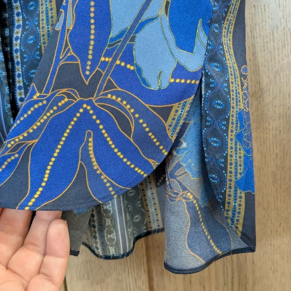 NEW Elie Tahari Scarf Print Shirt - Picture 6 of 9